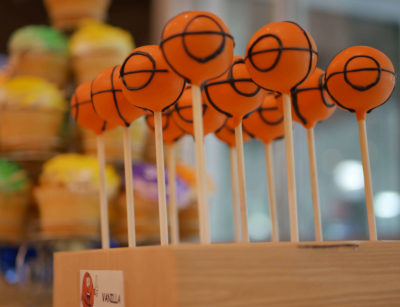 Basketball cake pops
